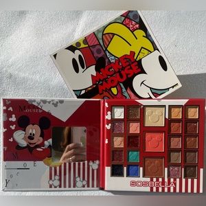 New 20 Eyeshadow/ 2 Highlighter/1 Blush pallet beautiful colors with its box